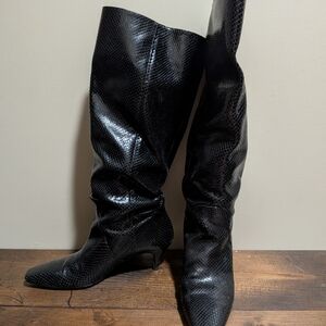 Zara Black Textured Heeled Boots